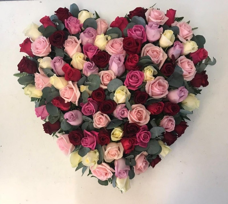 Mixed Rose Heart Pink Red And White Buy Online Or Call 02476 688568