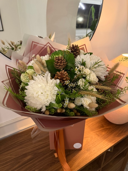 Naturally Christmas bouquet