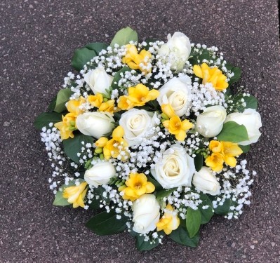 rose and freesia posy yellow and white