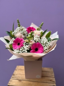 Pink Radiance Hand tied With Belgian Chocolates