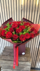 24 luxury valentines roses