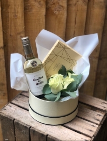 Luxury white wine gift basket