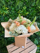 Peaches and creams bouquet