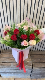 Valentines mixed roses